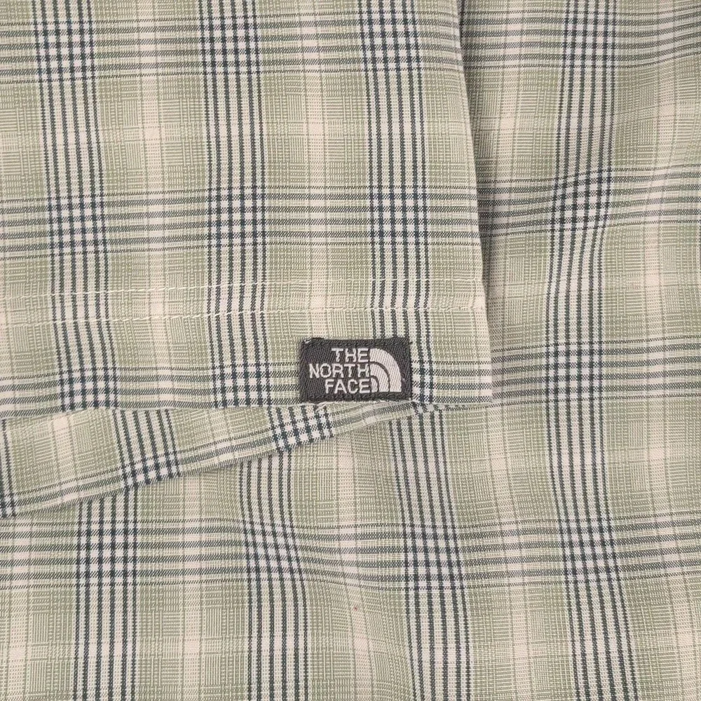The North Face Mens XL Blue Green Plaid Short Sleeve Hiking Button Up Shirt